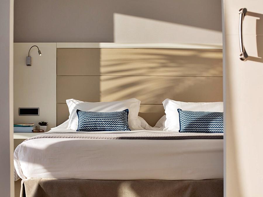 Las Gaviotas Suites Hotel & Spa Playa de Muro  Exterior photo