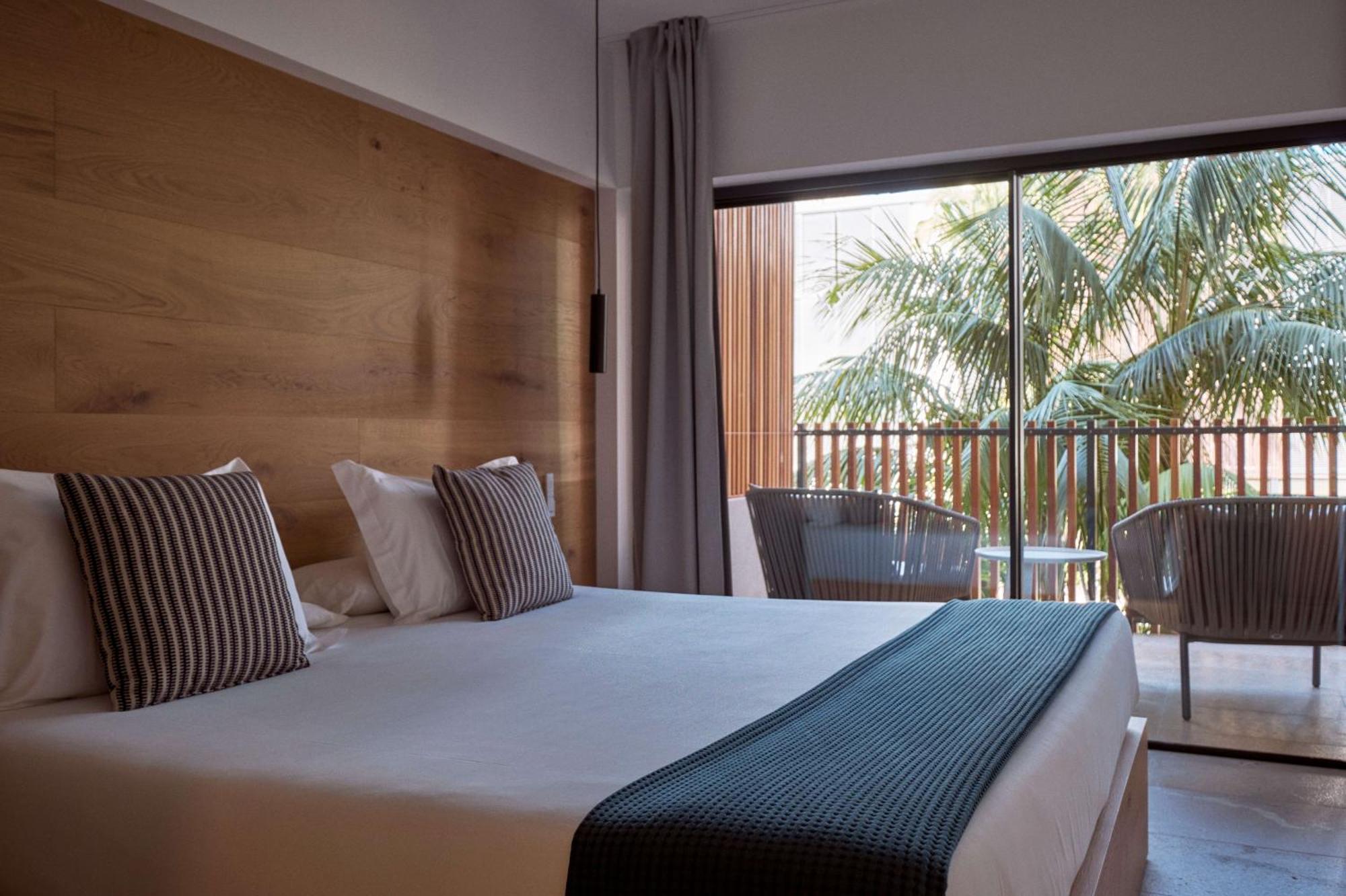 Las Gaviotas Suites Hotel & Spa Playa de Muro  Exterior photo