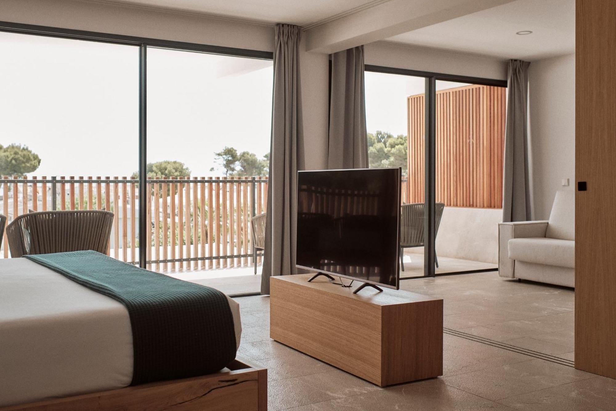 Las Gaviotas Suites Hotel & Spa Playa de Muro  Exterior photo
