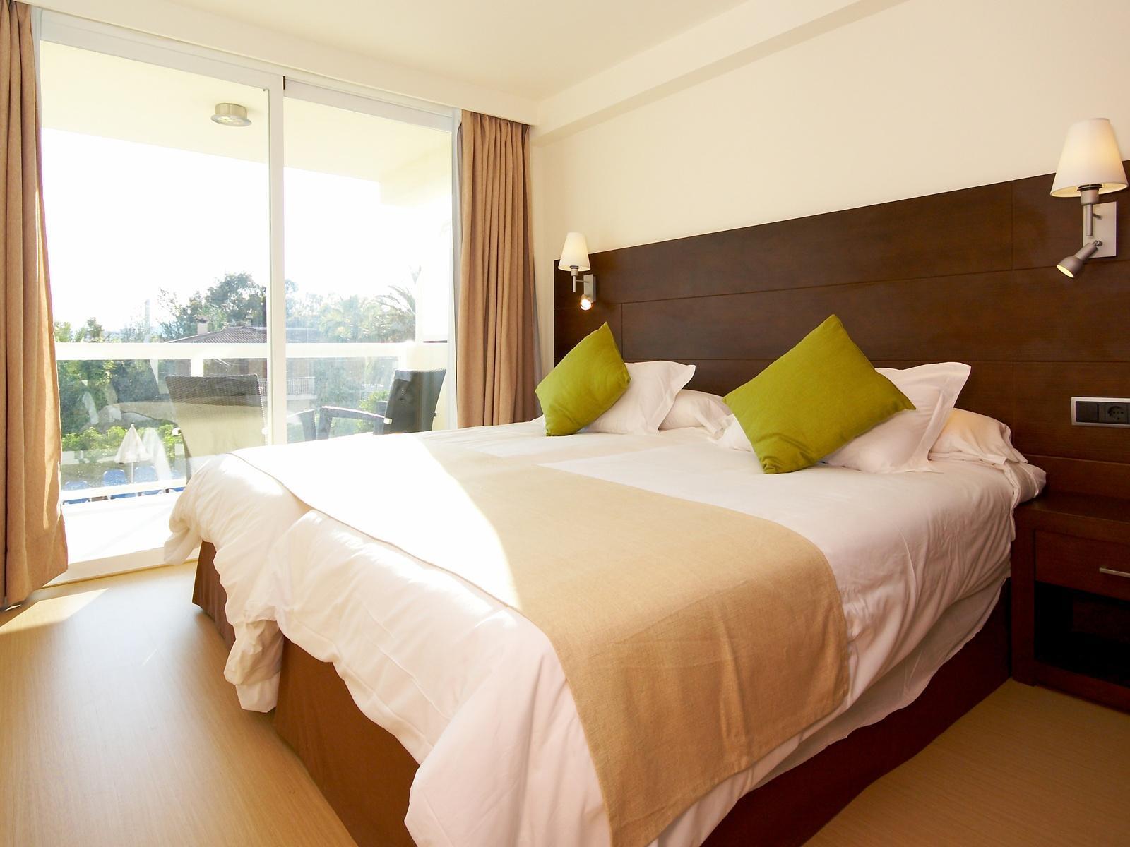 Las Gaviotas Suites Hotel & Spa Playa de Muro  Exterior photo
